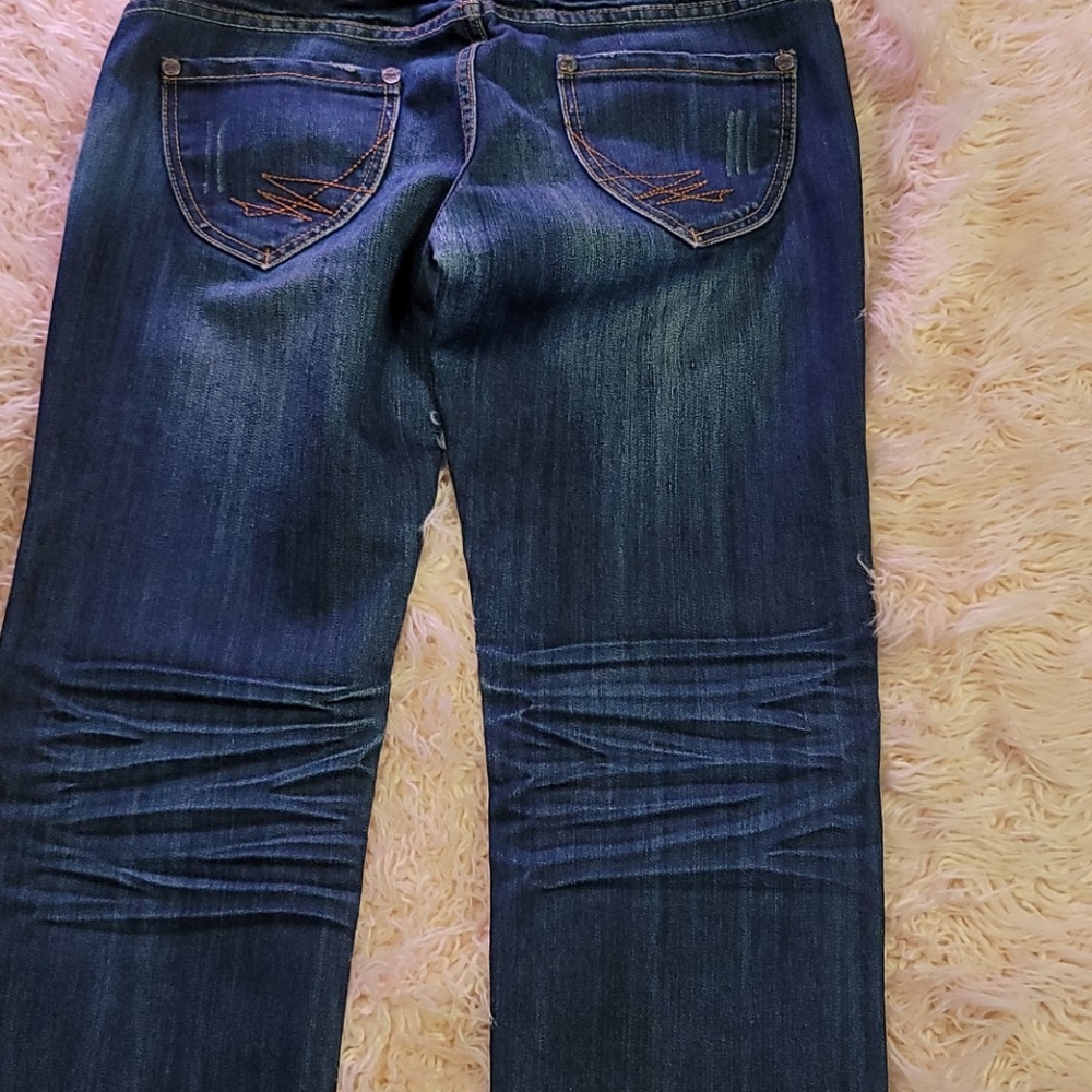 Distressed Jeans - Picture 6 of 6